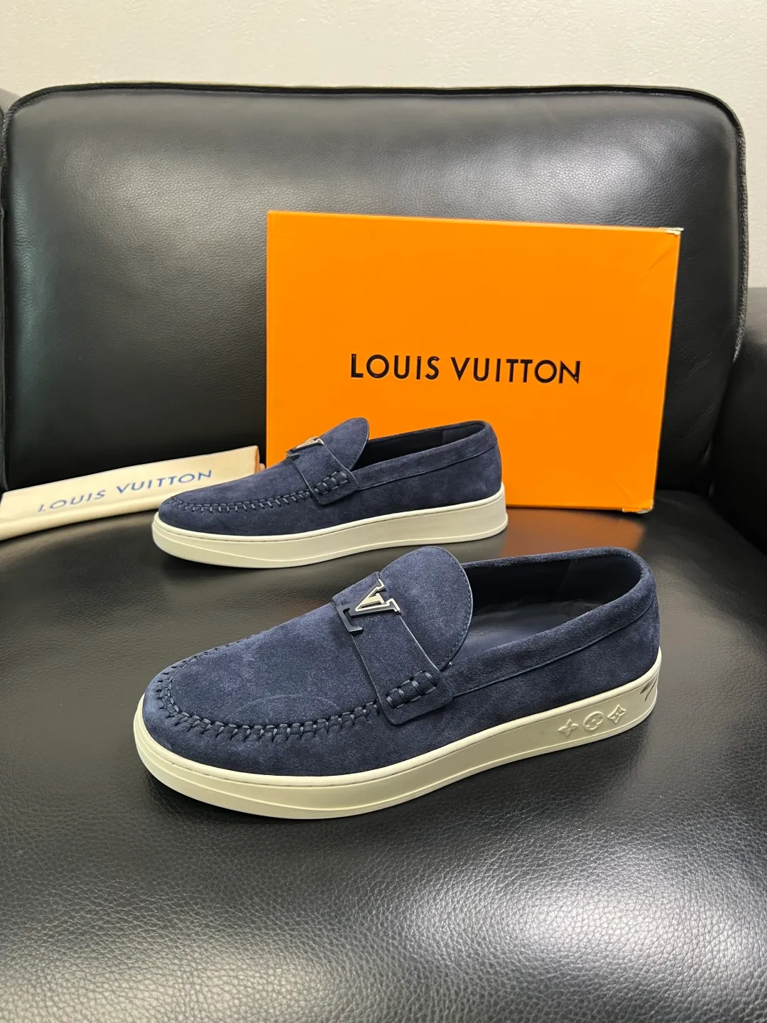 Men's shoes 💰740 Lv high quality top crafts Louis Vuitton, sports sneakers counter synchronization, uppers imported from Italy, high-quality splicing colorful complex crafts, imported mesh pads soft and comfortable, soles: original soles specially provided by the original factory, T men's shoes 💰U exclusive movable molded soles super comfortable, original factory single goods, code number 38-44 (customized 45)